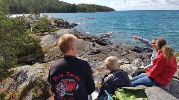 Guideutbildning och träffar Under året har vi arrangerat en guideutbildning grunden (steg ett) på Hallagården i Lekeberg. 13 nya guider har gått utbildningen, varav 9 personer från länet.