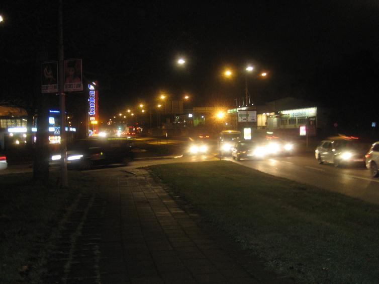 inget ö- ställe på en lång sträcka Anlägg ett ö- ställe på Tranebergsvägen strax öster om