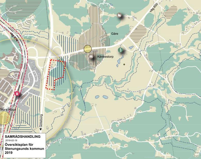 BAKGRUND OCH SYFTE Ett nytt handelsområde planeras öster om E6 vid Stora Högamotet. Ett antal olika trafikutredningar har utarbetats till stöd för den detaljplaneprocess som pågår inom kommunen.