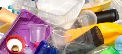 PLASTFAKTA Plast är ett samlingsbegrepp för flera material som med olika tillsatser kan ges olika egenskaper. Globalt tillverkas idag 335 miljoner ton plast varje år, varav 60 miljoner ton i Europa.
