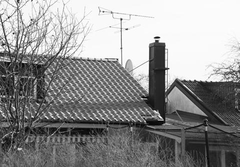 Ellagårds unika karaktär hotad? Om alla utnyttjar möjligheten att bygga om och ändra sina hus kommer ju Ellagård att se helt annorlunda ut om bara några år.