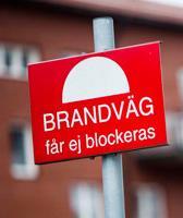 Projekt Brandvägar Vi har fått ett föreläggande från Brandskyddsmyndigheten att anlägga brandvägar för att brandkårens stegbilar ska kunna nå lägenheterna högst upp i höghusen Detta innebär ingrepp i