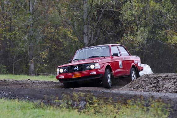 I C-förare 2WD var dom 8 stycken och här bröt Rasmus Carlson med Tim Andersson på SS 3. Här åkte Johnny Kindmark Debutant. TISDAGEN 13 NOVEMBER Co-driver Olle Erixon PRESSRELEASE LUNDQVIST MOTORSPORT!