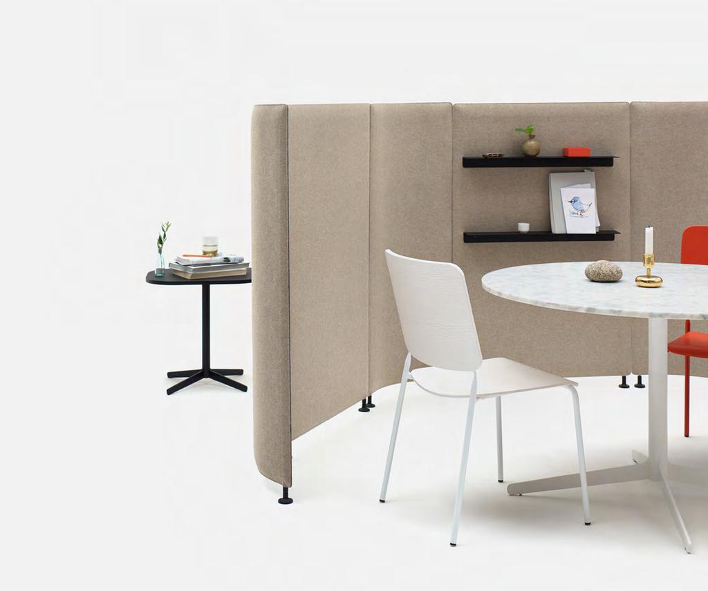 183 UTFÖRANDE Se nedan. Art nr Benämning Prisklass 1 Prisklass 2 Prisklass 3 Tyg Tyg Tyg EASE Floor Konfigurationer komplett med fötter och hyllplan exklusive ev.