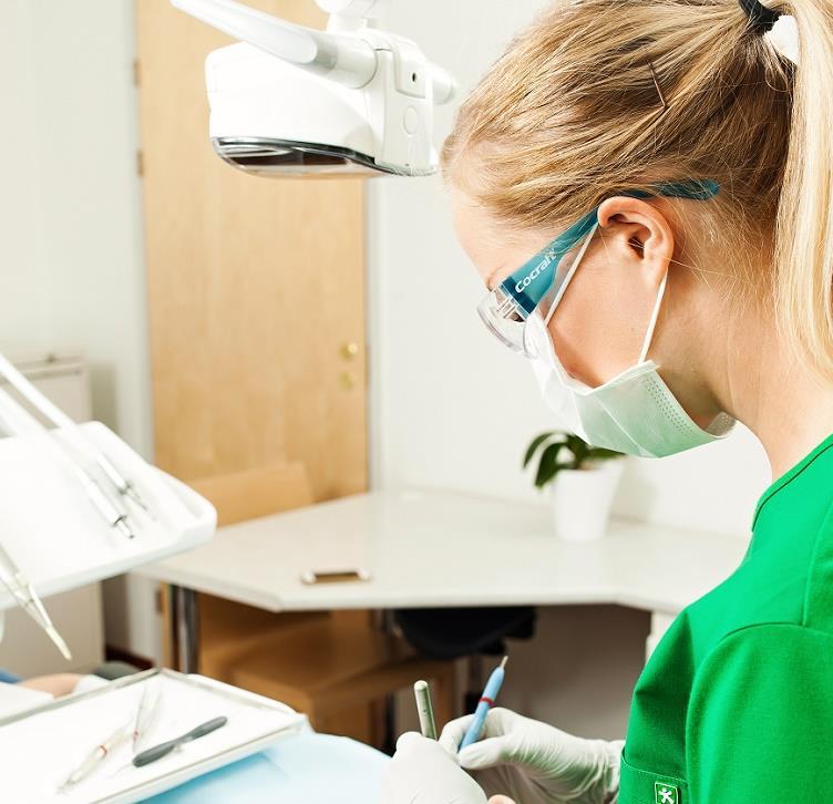 HÖGKLASSIG TANDVÅRD FÖR ALLA HAMMAS MEHILÄNEN Erbjuder högklassiga tandvårdstjänster från