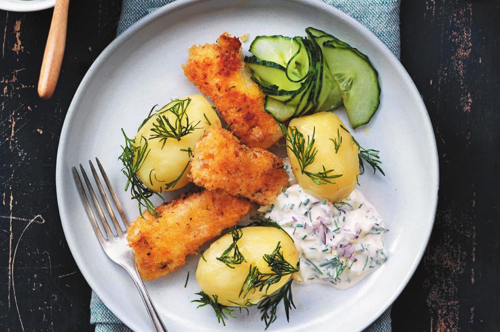 RECEPT 1 35 MIN 546 kcal/port. Energi från: Fett 20g Kolhydrater 61g Protein 30g Panerad fisk med örtsås Hemgjorda frasiga fiskpinnar med kokt potatis och dillsås. En familjefavorit!