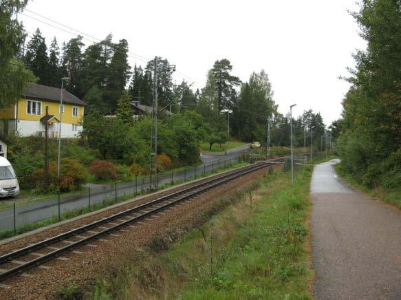 FÖRUTSÄTTNINGAR, FÖRÄNDRINGAR OCH KONSEKVENSER Järnväg och bebyggelseområden Befintlig järnväg och bebyggelse Roslagsbanans gren mellan Stockholm och Kårsta öppnade år 1885 och bebyggelsen har till