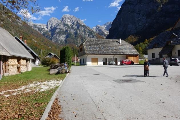 Alpe-Adria Trail, Kranjska Gora Rifugio Solarie Cividale del Friuli, 6 nätter 3(9) Informationscentret i Trenta Dag 3 Bovec - Trenta - Bovec Efter frukost är det dags för transfer tillbaka till
