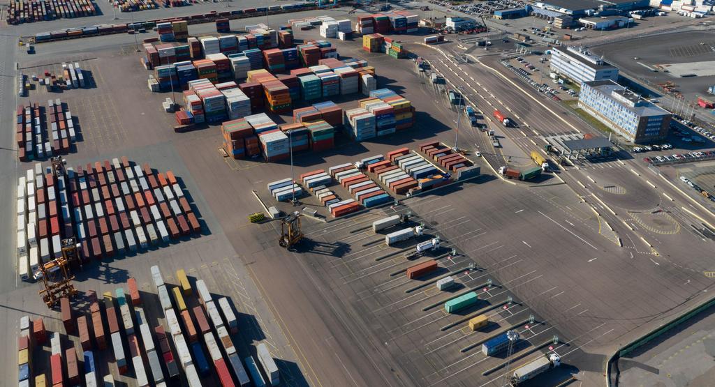 13 logistik på Chalmers. Utbildningen ligger nära moderna logistikflöden då den bygger på logistik, sjöfart, ekonomi, juridik och ledarskap.