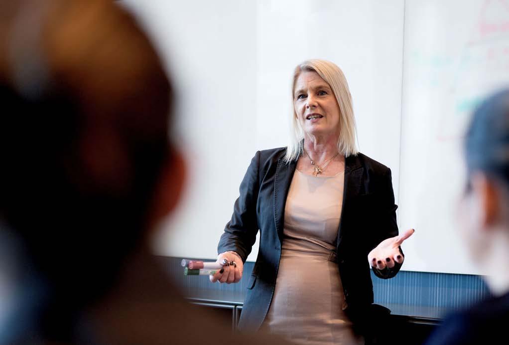 Anette Andersson, hållbarhetsspecialist inom fondbolaget Exempel på samarbeten och ägardialoger (forts.