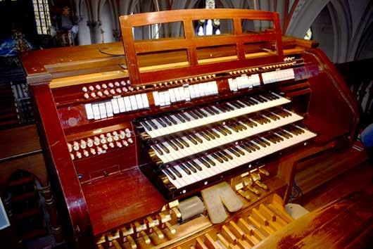 Avslutningskonsert söndag 12 maj kl. 15.30 Tygelsjö kyrka Maja Malmström, orgel Arild Sandvold Orgelsonate f-moll op. 9 (1895-1984) Largo Maestoso - Allegro Fuge Edward Grieg Peer Gynt-svit nr 1. Op.