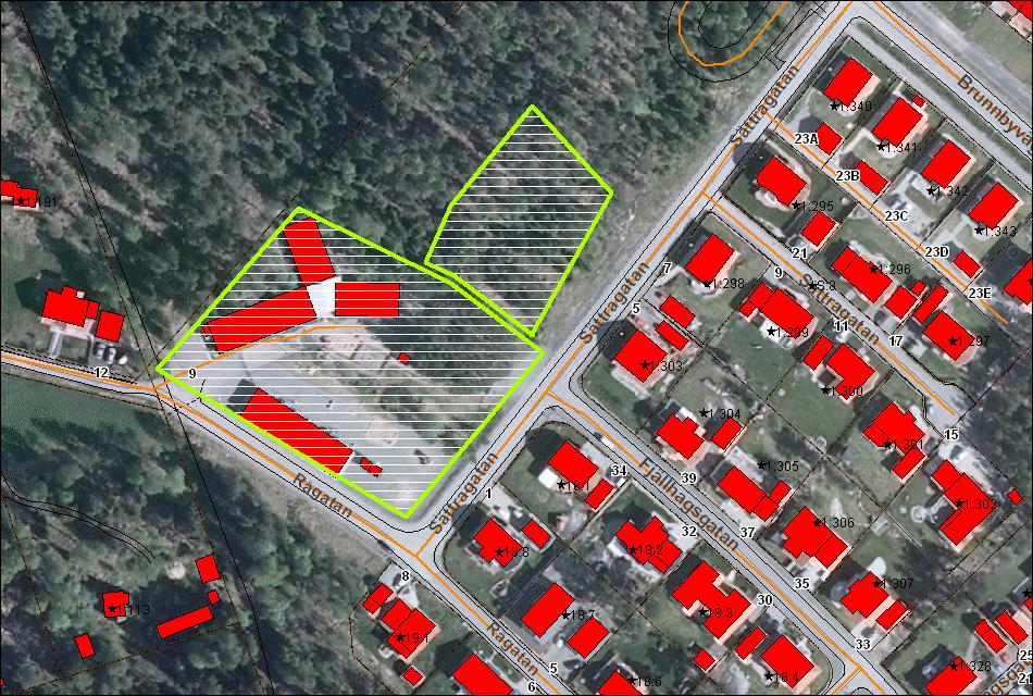 Karta över området, där den nedre rutan avser möjlig plats för barn- och ungdomsaktiviteter och det övre rutan avser befintlig inhägnad föreslagen att