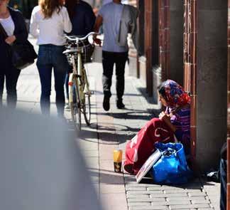 Saker som skapar en bättre och tryggare framtid för familjerna som kommer dit. Läs mer på s. 6-7. VI TROR PÅ ETT KONTINUERLIGT ENGAGEMANG.