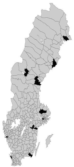 Skolorna skall ha en uttalad idrottsprofilering och/eller speciella klasser med idrottsinriktning.