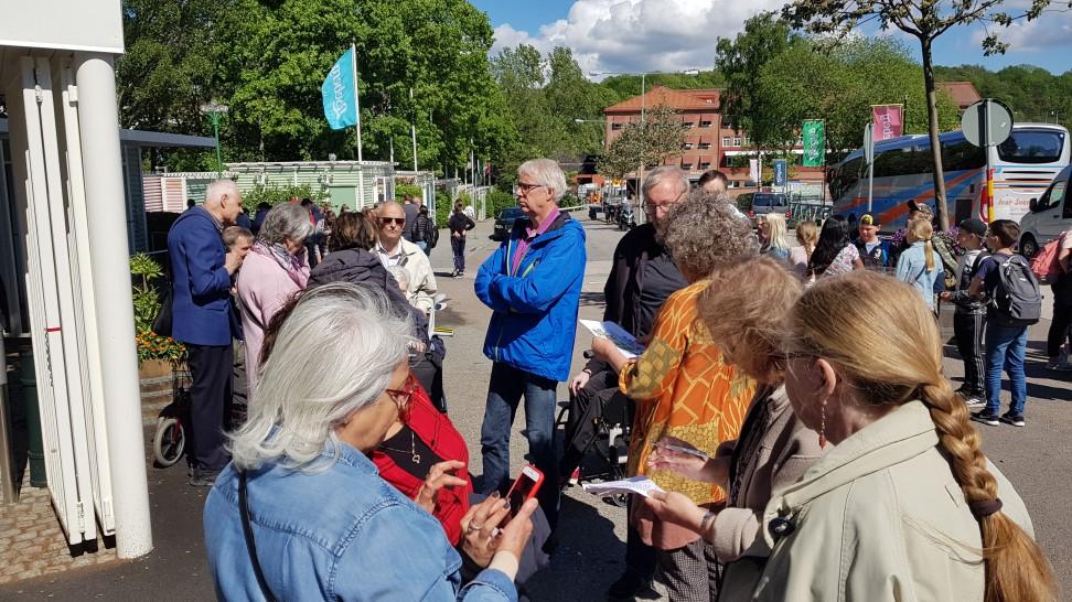 sedan går vi tillsammans mot