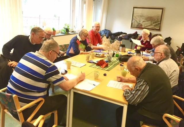 Start: vecka 35 48 Torsdagar Diskussionsgrupp Du som har afasi men nästan är bra men känner att du behöver lite stöd. Detta är en kurs på lite högre nivå som bygger på samtal inom många ämnen.