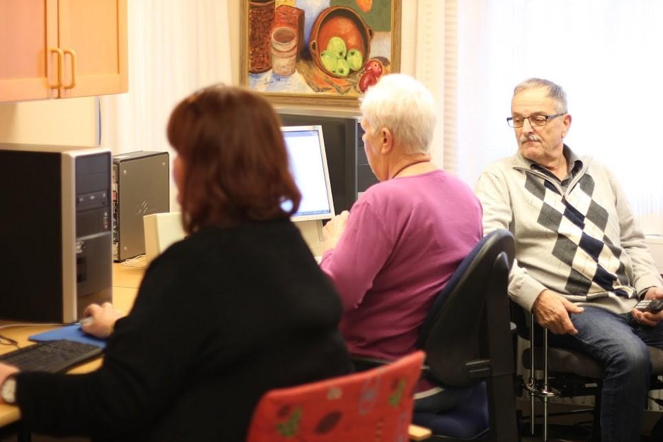 Ingen anmälan behövs KÖRSÅNG Välkomna att sjunga tillsammans med ledare Karin Eriksson Jeanson. Kursen är ett samarbete med Strokeföreningen och Epilepsiföreningen.