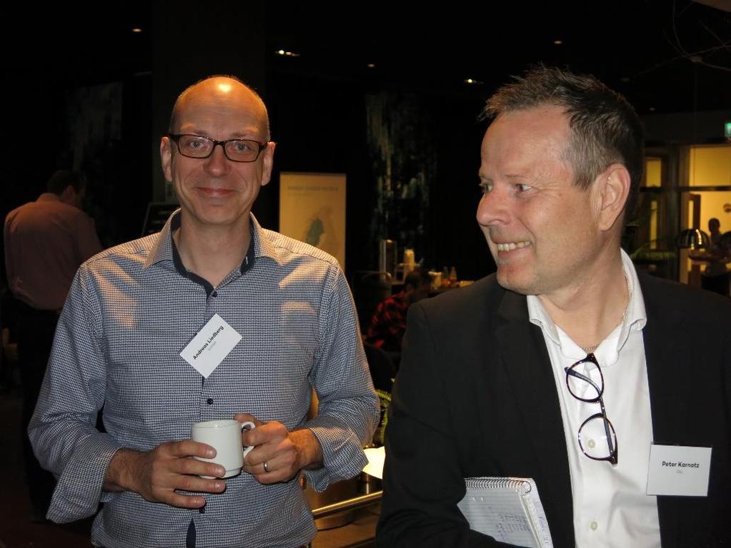 Sida 9 av 31 Deltagarna lät sig väl smaka av kaffet.