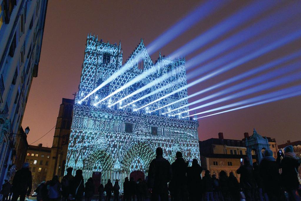 REPORT A light projection show, Evolutions, by artists Yann Nguema and Ez3kiel, used the façade of Lyon s Saint-Jean Cathedral as a backdrop, and was one of the highlights of the 2016 Fête des