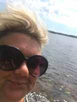 Liten, mysig och väldigt fin. Madeleine Nyhlén, pedagog Mitt smultronställe är ute på västra Hissö vid Helgasjön.