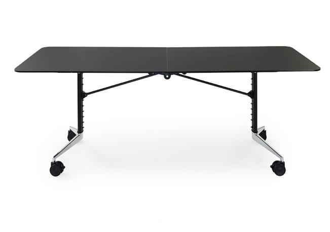 Det levereras i 72cm eller 90cm höjd. Praktiskt touch-down bord för projektmöten i 90cm höjd. Standardhöjd = 720 mm.