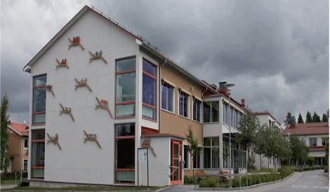 Byggdes 1990 och
