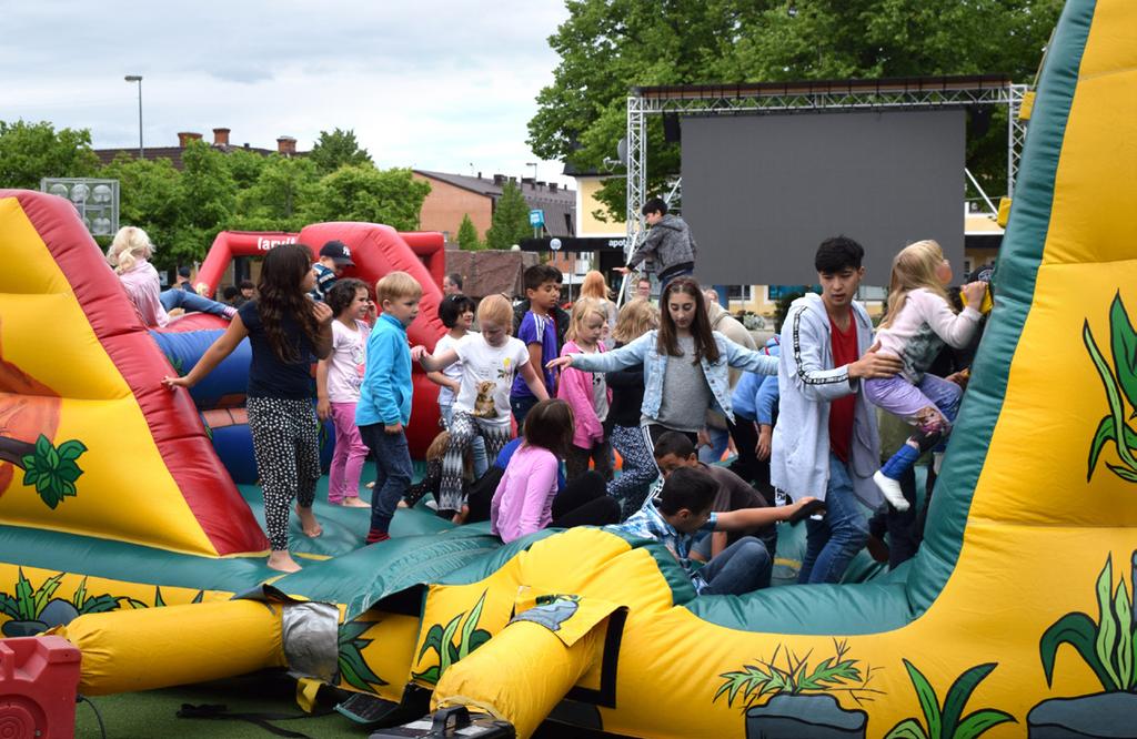 FIFA-turnering i Konserthuset, start kl 14.00 Vi spelar på storbildsskärm och med surrondljud. Anmälan senast tisdag 23 juli till Sören, soren.carlsson@aneby.
