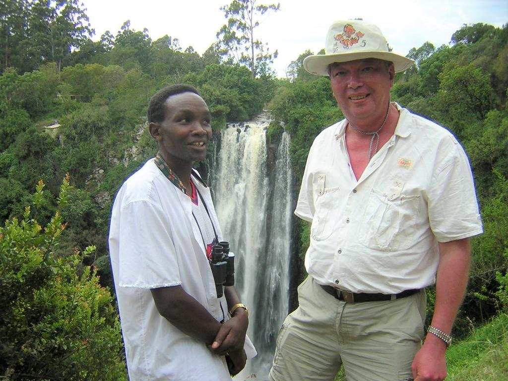 Mitt Kenya Redan som 7-åring bestämde jag mig för att en dag åka till Kenya. När jag var 45 år åkte jag dit för första gången och kom under en tioårsperiod att åka dit 12 gånger.