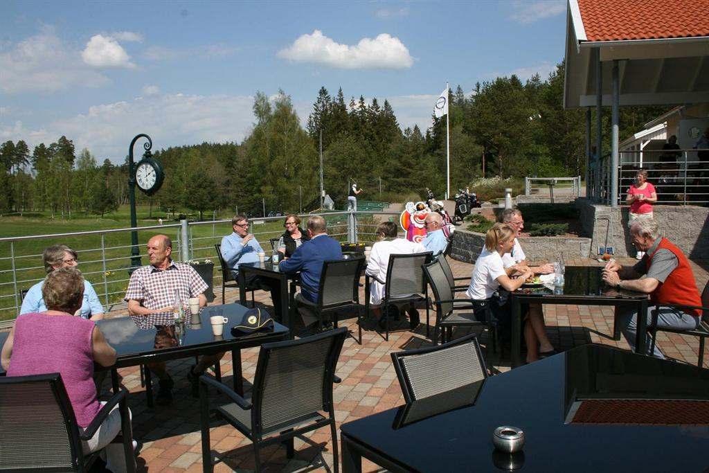 Efter en härlig rundvandring i det intill hembygdsgården nyuppförda