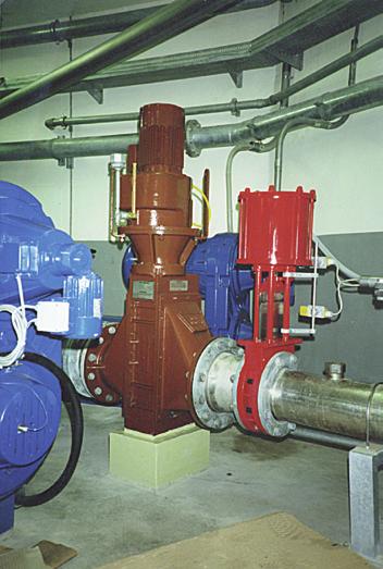 Den delade sugkammaren gör att montörerna omedelbart kommer åt den blockerade pumpens invändiga delar. Därmed är det enkelt att rensa pumparna eller byta ut en utsliten rotor/stator.