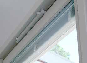 I tilluftsfönster med ThermoMax-ventil sjunker den inkommande kalluften nedåt längs utrymmet mellan fönsterglasen och stiger när den värms upp längs det varma innerglaset upp mot reglerenheten som