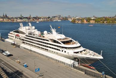 Koningsdam Rederi: Holland America Line Byggd: 2016 Längd: 299 meter GT: 99 835 Passagerare: