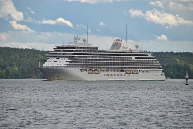 Seven Seas Explorer Rederi: Regent seven seas cruises Byggd: 2016 Längd: 224 meter GT.