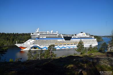 AIDAmar Rederi: Aida Cruises Byggd: 2012 Längd: 253 meter GT: 71 300 Passagerare: 2192 4 AIDAdiva vid