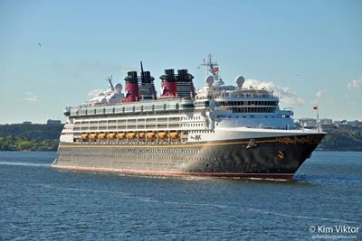 Disney Magic Rederi: Disney Cruise Line Byggd: 1998 Längd: 300 meter