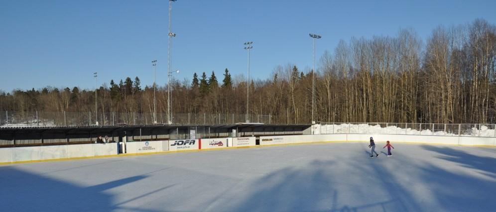 Ishallar där allmänheten har tider: Zinkensdamms IP, Östermalms IP, Grimsta IP, Husby ishall, Spånga IP, Stora Mossens IP - JM-hallen, Mälarhöjdens IP och Farsta IP.