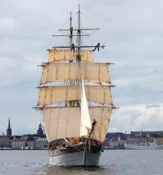 Det blev någon minut i rutan för vårt stolta skepp och som motprestation informe- Foto: Per Björkdahl rade Anders Lundin tittarna om att i morgon har briggen