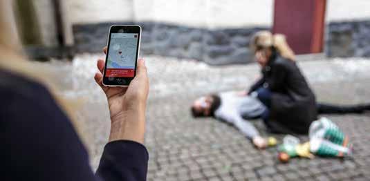 SMS-livräddning innebär att personer som utbildats i hjärt-lungräddning, HLR, frivilligt anmäler sig som livräddare via en app. Vill du bli SMS livräddare anmäl dig på smslivraddare.se.