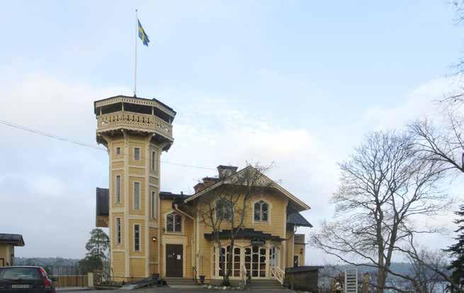 VILLA LYRAN MED MÄLAREN I BAKGRUNDEN.