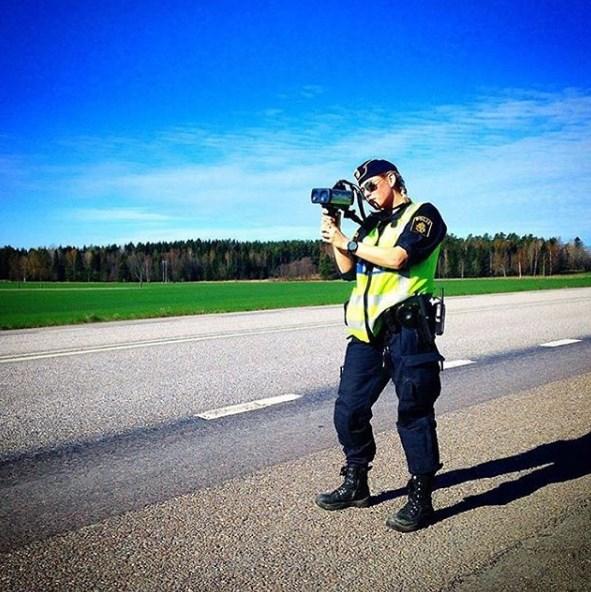 Brottsplatsundersökning efter källarinbrott.