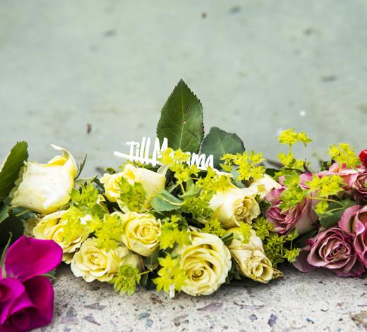 Vi upplever stillhet och gemenskap och kan be för det som känns viktigt. I Huddinge kyrka firas mässa varje söndag och helgdag klockan 10.00, lunchmässa på tisdagar 13.