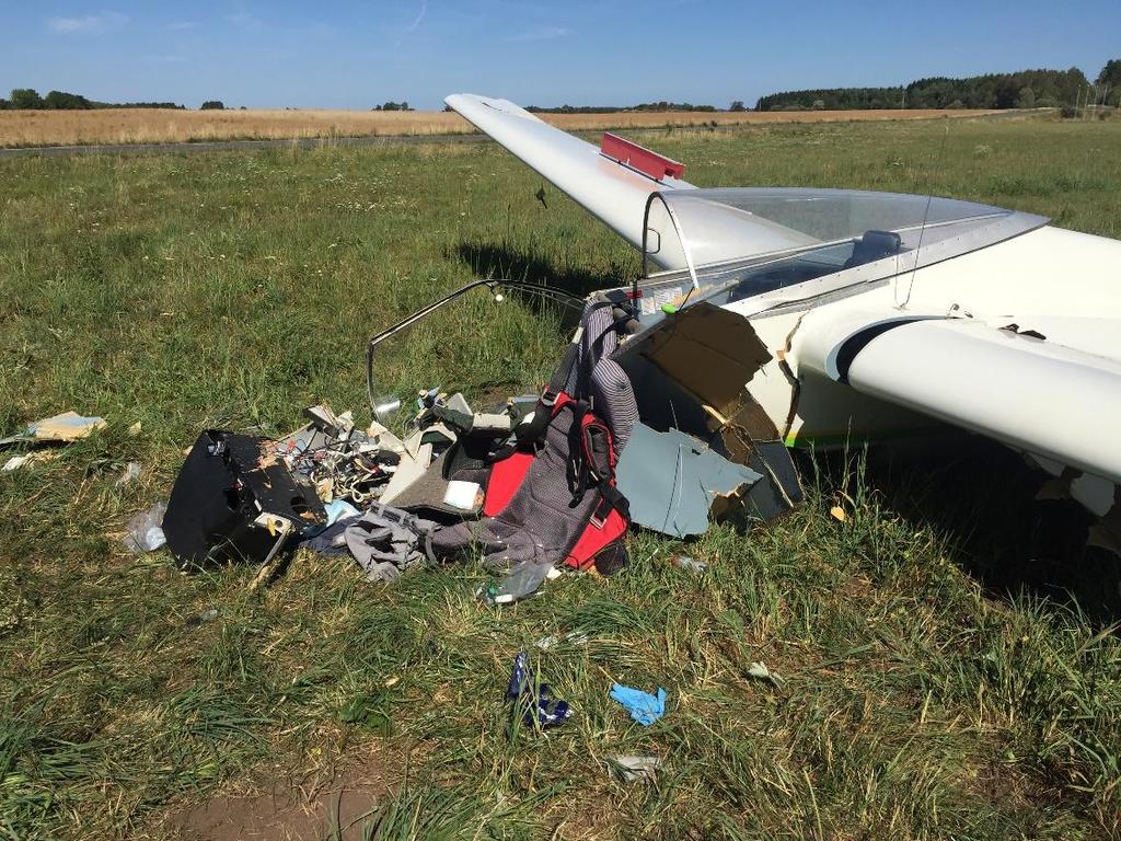 Faktaredovisning Piloten avsåg att göra en lokal flygning. Flygplanet hade en färdskrivare som registrerade höjd och position var fjärde sekund.