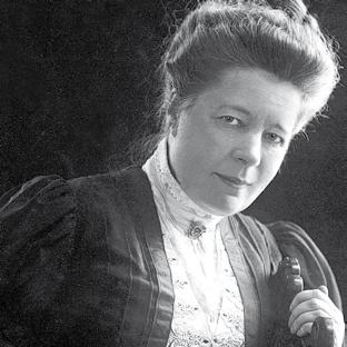 Hon föddes på Mårbacka den 20 november 1858 och blev med tiden företagare, chef, kommun- Välkommen till Sunne och konferensen Det omöjliga är möjligt! politiker och världsberömd berättare.