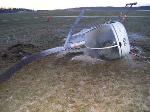 4 att genomföra repetition av flygning utan elektronisk govenor 1. Flygpasset inleddes med hovringsövningar för att sedan övergå till ett trafikvarv.