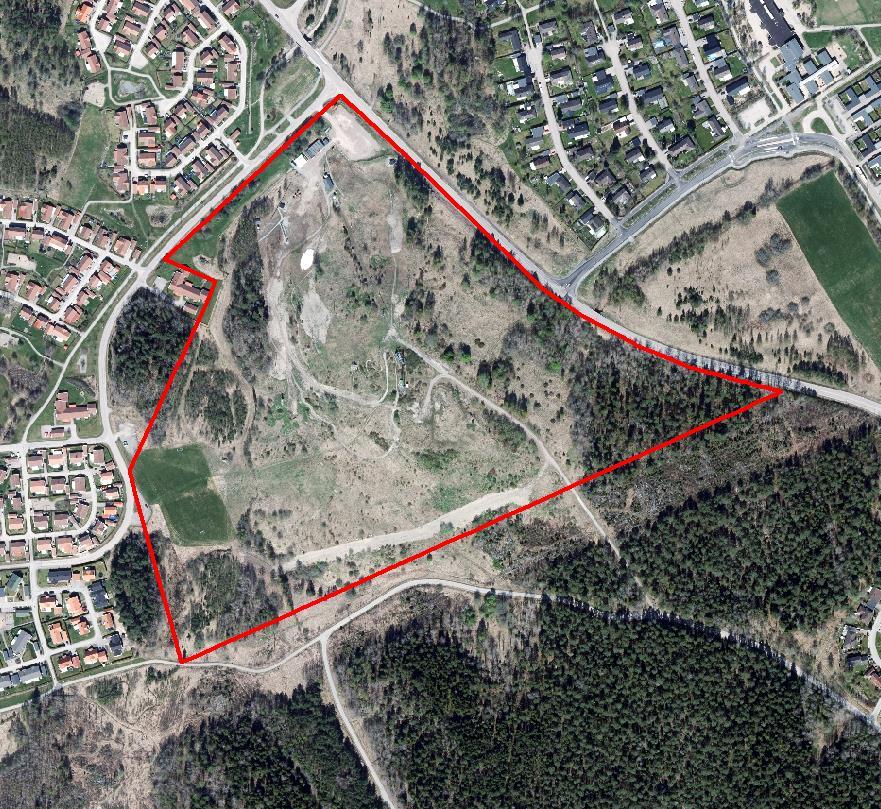 3 Områdesbeskrivning Vedbobacken ligger i den nordvästra delen av Västerås. Planområdet är cirka 19,5 ha stort och innefattar en skidanläggning med ett fåtal mindre byggnader.