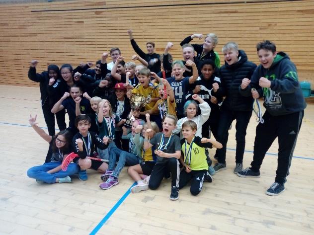 Under hösten har projektet åkt på skolturné och träffat alla barn och ungdomar för att sprida kunskapen om idrotthälsa och träningslära.