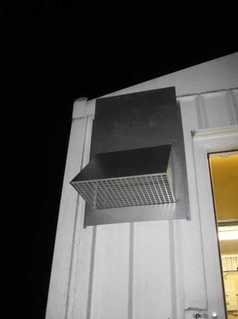 Steg 3; DeltaMaster 6, montering I och med att det gamla AirCond-hålet är bredare än