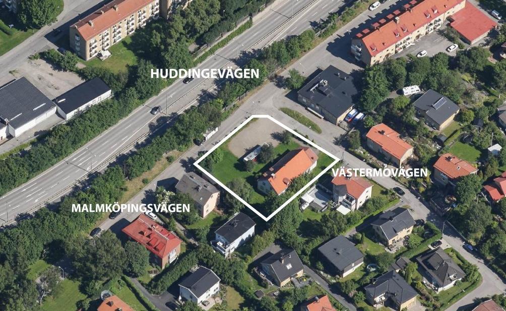 Sida 4 (11) Förutsättningar Markanvändning Planområdet består till större delen av en gräsyta med fruktträd samt en grusad parkeringsyta närmast korsningen Malmköpingsvägen- Västermovägen.