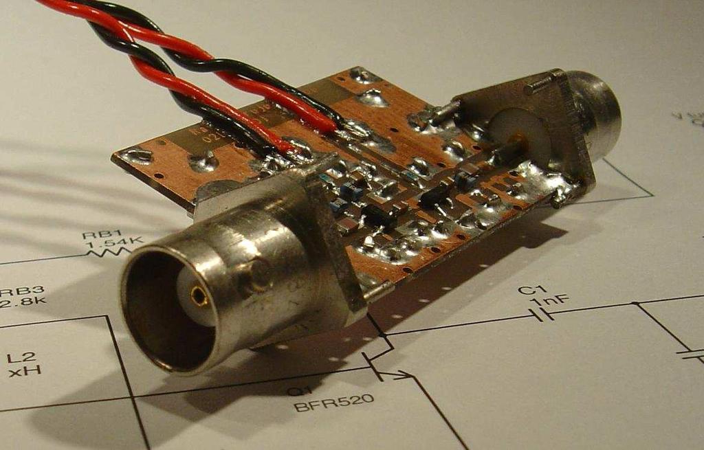 Institutionen för Elektrovetenskap Lunds Tekniska Högskola Lund, 2006-03-01 Radioprojekt, ETI041 Ingångssteg med högfrekvensselektivitet Björn Nilsson 2006-03-01 Handledare Göran Jönsson Referat