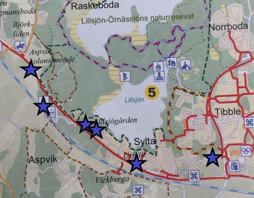 Väghållningsstenar väster om Kungsängen Enköpingsvägen vid f d sockengränsen Bro/Näs, mittemot